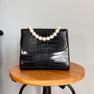 🎅 3/$15 SALE Black Faux Croc Pearl Top Hand Bag